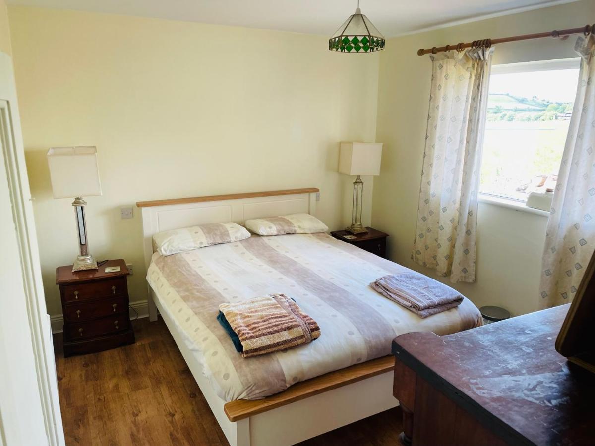 Cutteen Cottage Tulla Екстер'єр фото