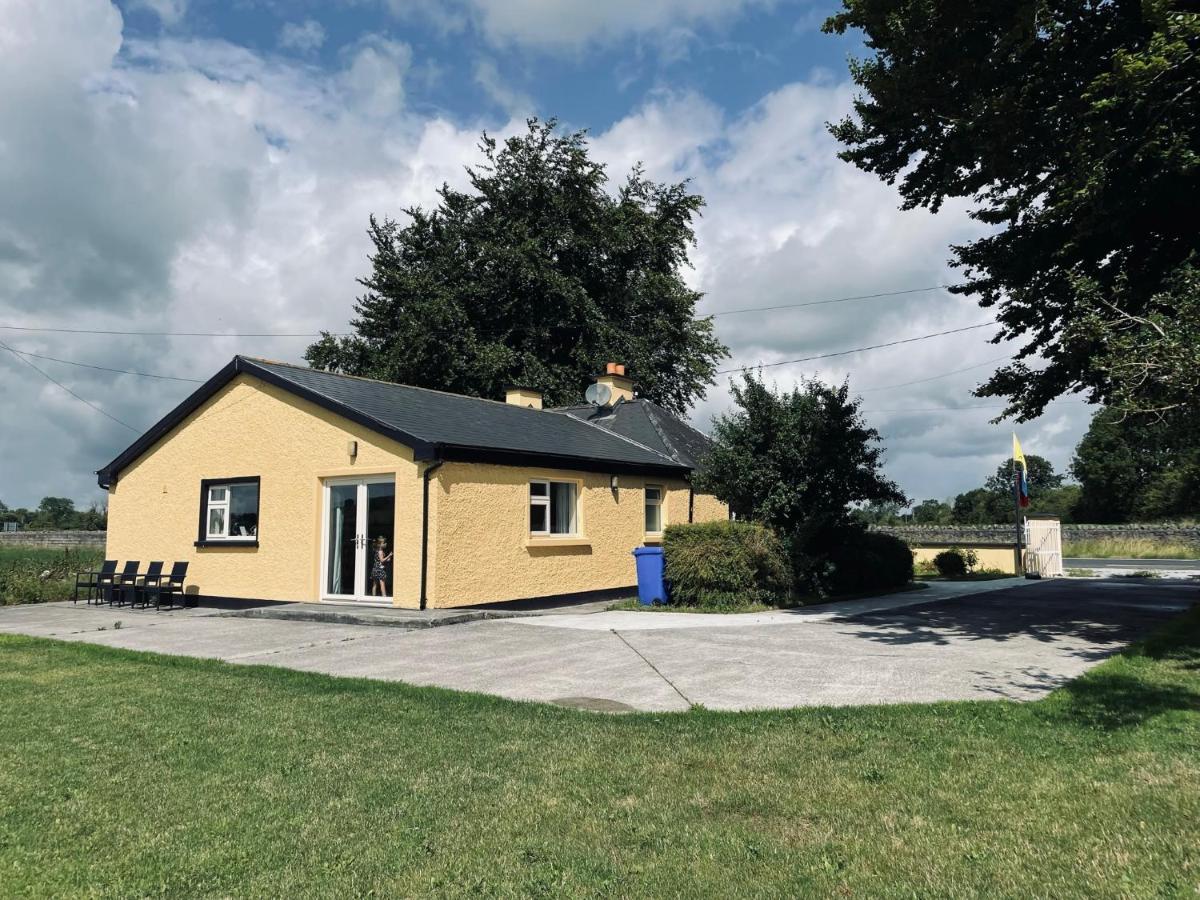 Cutteen Cottage Tulla Екстер'єр фото